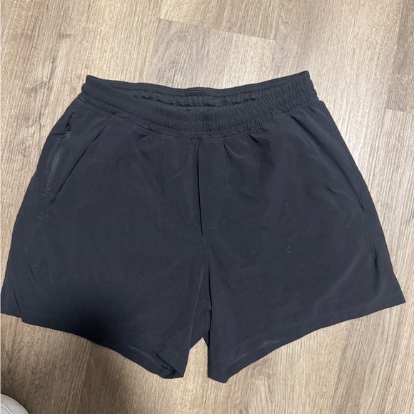 Lululemon Pacebreaker Black - 5 Inch Inseam Size Medium - Picture 1 of 3